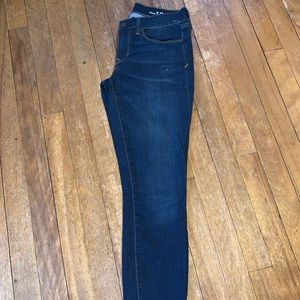 Gap Dark wash skinny jeans